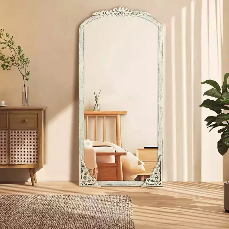 Miroir psyché sculpté en bois massif avec fleurs, droit, micro-courbé, blanc vieilli 170x70x2cm (sans support)