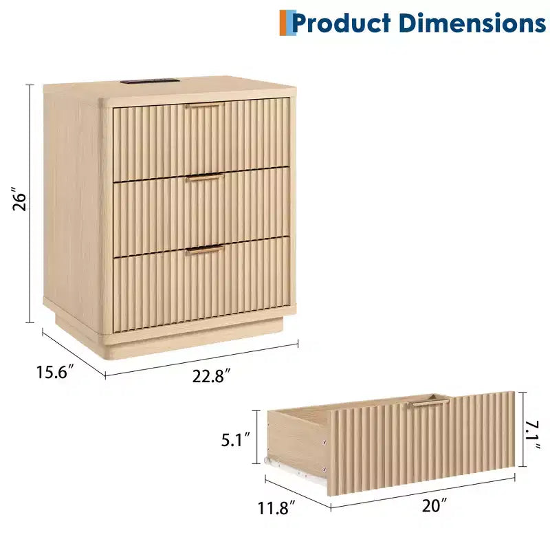 Table de Chevet 3 Tiroirs, Table de Chevet Cannelée avec Prise, Table de Nuit en Bois Clair avec Rangement pour Chambre et Salon, Gain de Place
