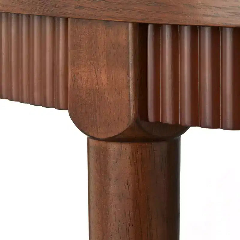 Table de salle à manger avec tablier rond cannelé