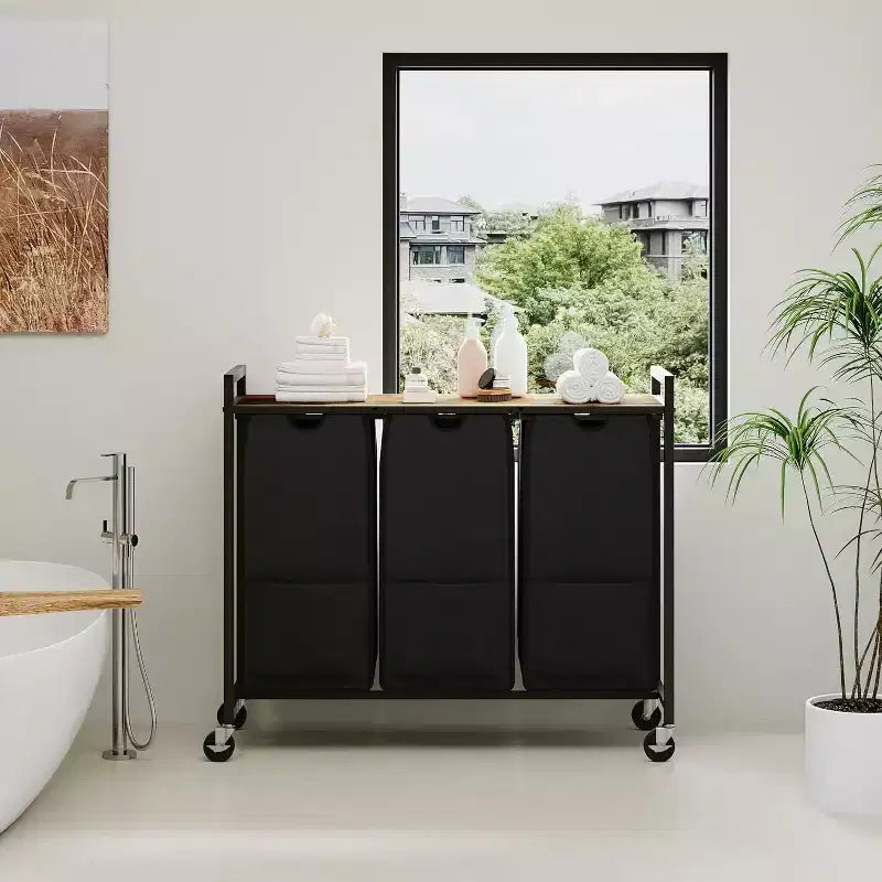 Panier à linge avec étagère et 3 sacs amovibles, trieur à linge roulant de 120L avec cadre métallique pour salle de bain