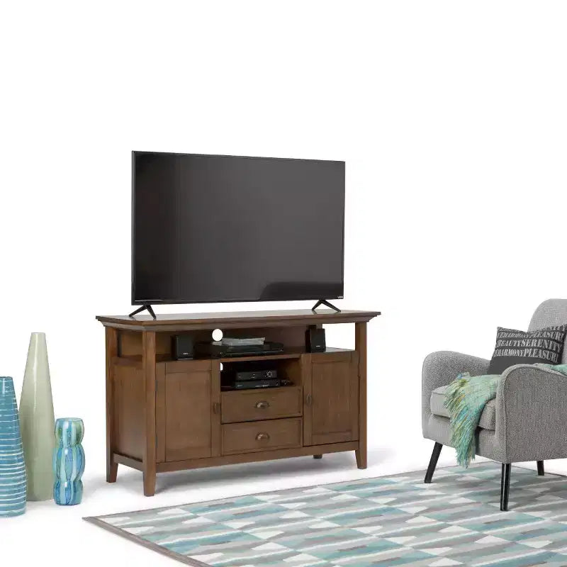 Meuble TV en bois massif pour téléviseurs jusqu'à 60 po Brun vieilli rustique naturel : Rangement multimédia, quincaillerie en laiton
