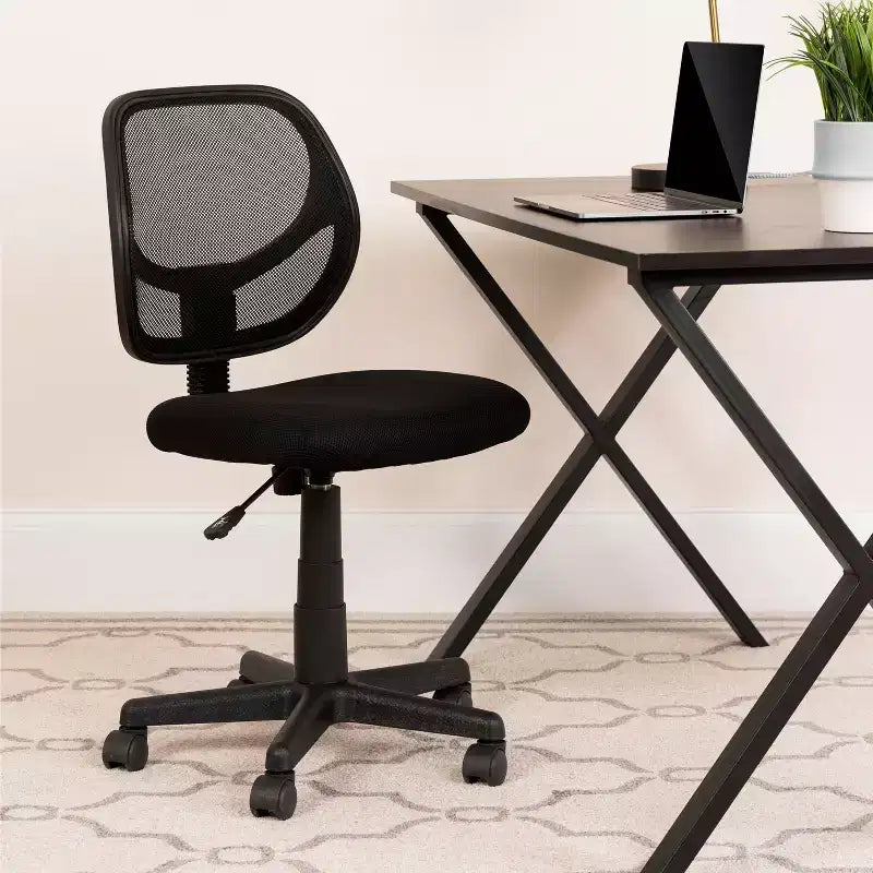 Chaise de bureau à dossier carré incurvé en maille pivotante à hauteur mi-dossier