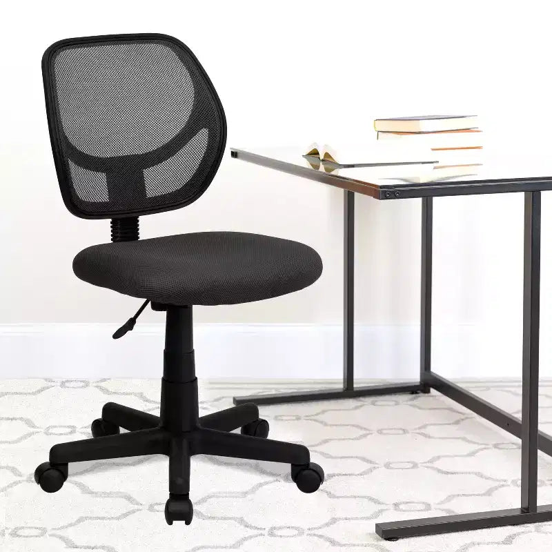 Chaise de bureau à dossier carré incurvé en maille pivotante à hauteur mi-dossier