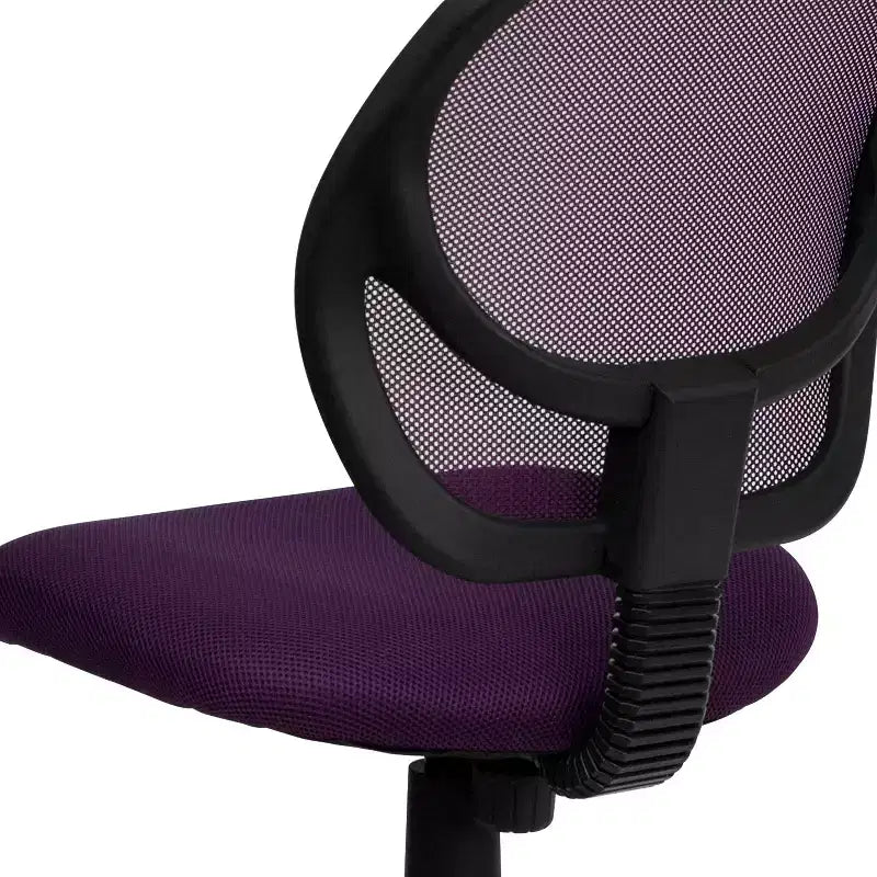 Chaise de bureau à dossier carré incurvé en maille pivotante à hauteur mi-dossier